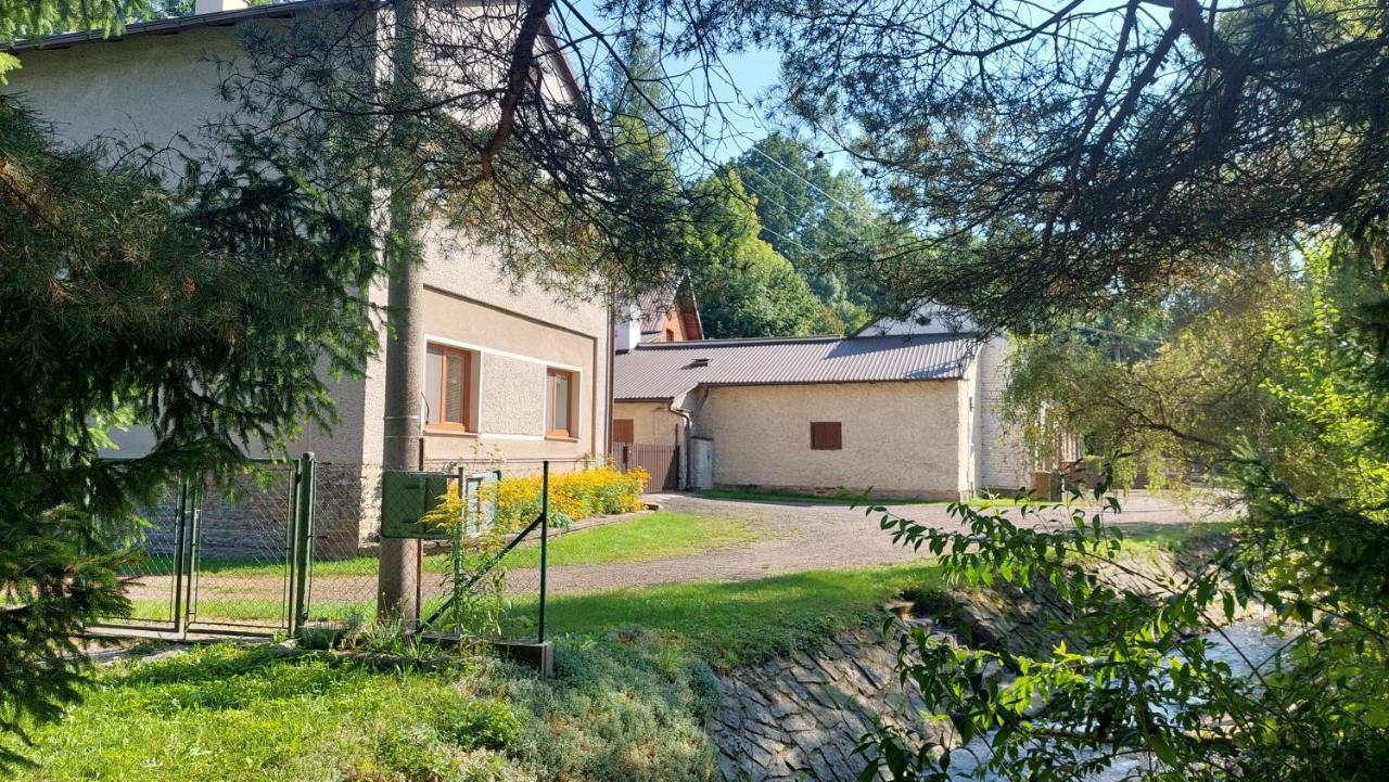 Apartment Moderni Klidny V Prirode, S Parkovanim. Nove Mesto nad Metuji