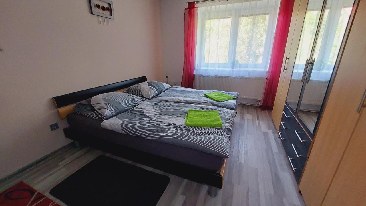 Moderni Klidny V Prirode, S Parkovanim. Apartment *