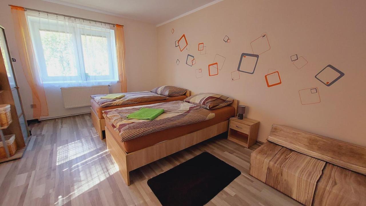 Apartment Moderni Klidny V Prirode, S Parkovanim. *